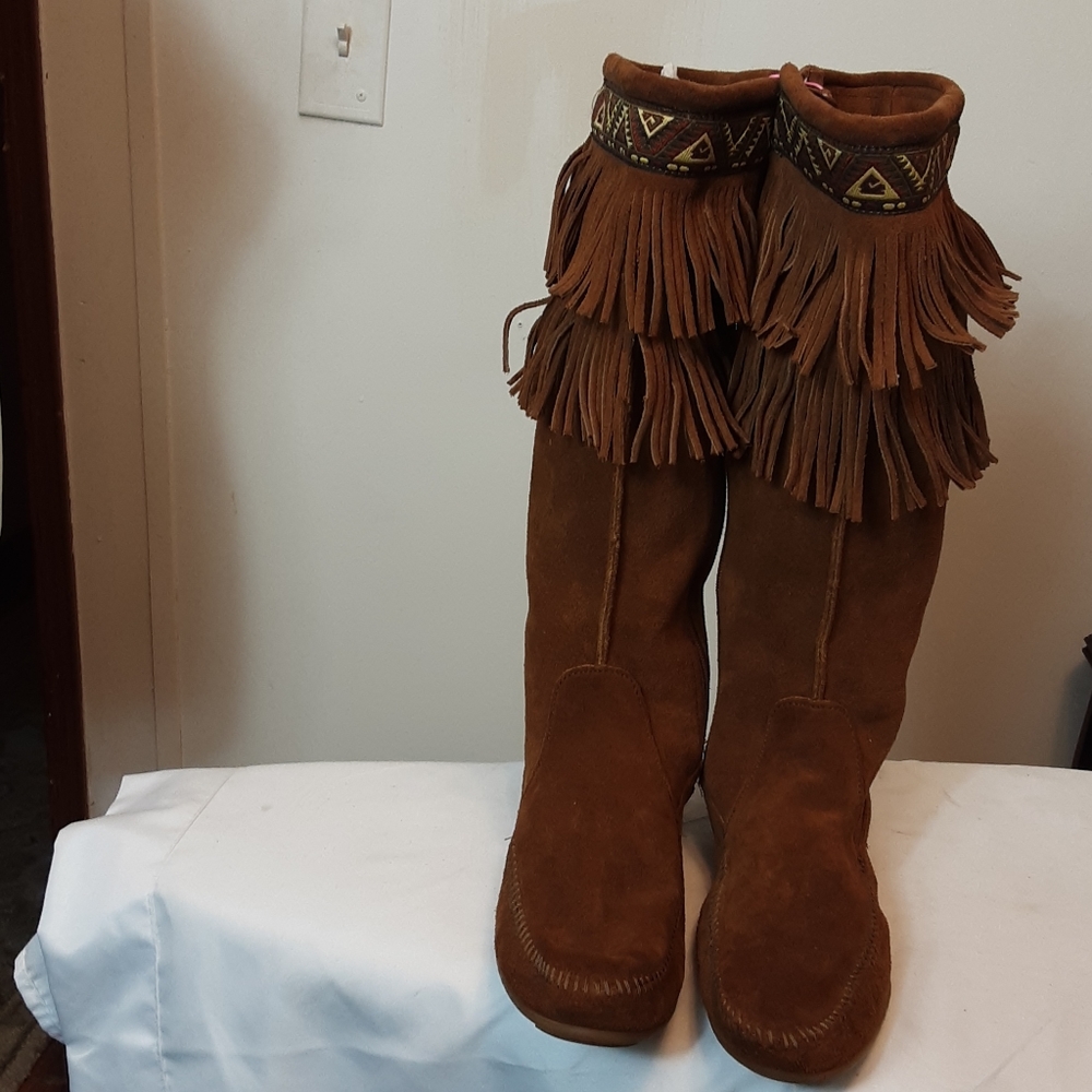 Minnetonka Moccasin Boots